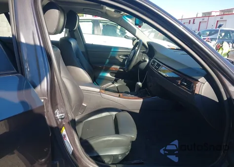 2006 BMW 325I z USA, uszkodzony, nr VIN WBAVB13566KR62259